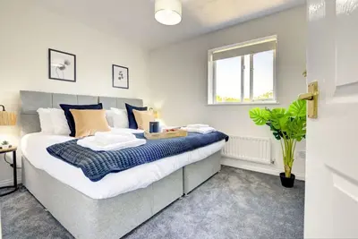 Image de The Studley | Calm & Executive House | Parking | eco-Short Term Let by Silva