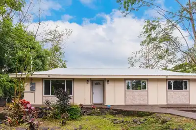 Image de Single-level, dog-friendly home with a full kitchen, washer/dryer, patio