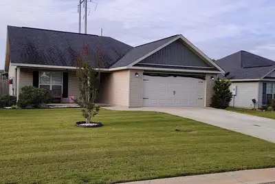 Image de New Listing - Great Location! 3Br/2Ba