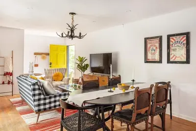 Image de Ranchero Ranch by Minty Living