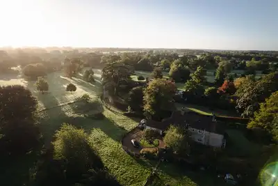 Image de Escape to the countryside. . Make impromptu plans & forget the world for a while.