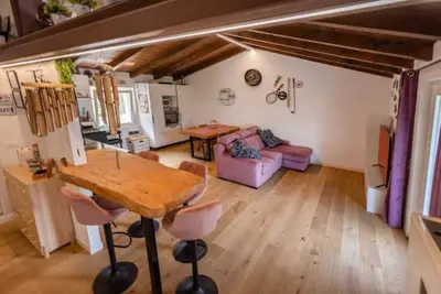 Image de Lovely apartment a stone's throw from the lake and close to the center