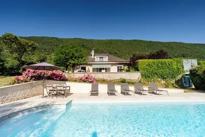 Image de Villa luxe - Parc et piscine* -Vue exceptionnelle lac et montagnes