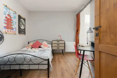 Image de Wrzesińska 4 | Three Bedroom Apartment | Desk