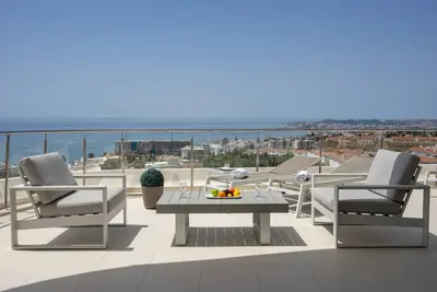 Image de Luxury seaview apt by Costarentals - Ref 121