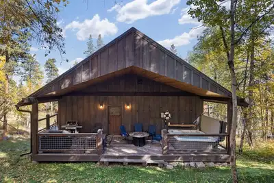 Image de Whiskey Barrel - Hot tub, Firepit, Access to Pool!