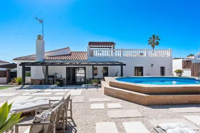 Image de Lux villa with private pool near the beach by Costarentals - Ref 55
