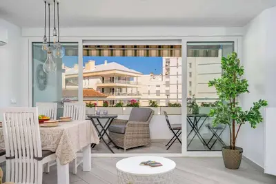 Image de Apt Torreblanca with Pool by Costarentals - Ref 10