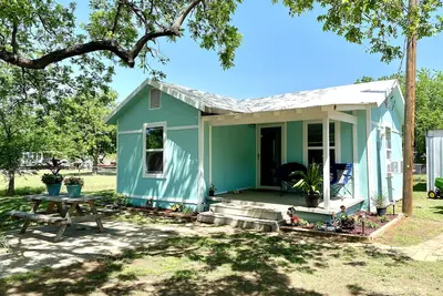 Image de Cozy Bungalow, close to the lake.