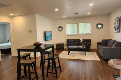Image de Cheerful 2-bedroom cottage with patio