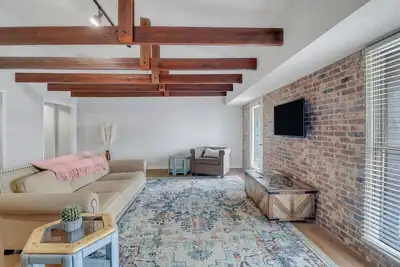 Image de Eagle Creek Loft - Close to Shops, Food, Gsu!