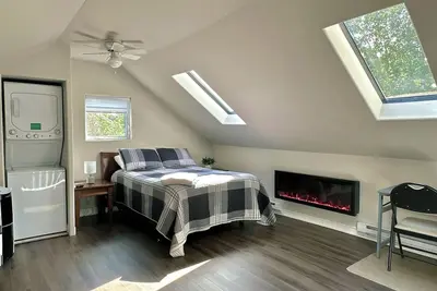 Image de Perfectly Centered, Close to everything the West Coast has to offer!