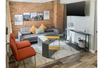 Cozy Modern Micro Apt in the Heart of Fells Point!