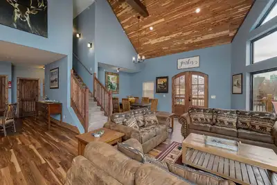 Image de Unforgettable 10 Bedroom Lakefront Lodge