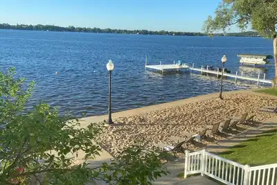 Image de Lakeside Condo 301