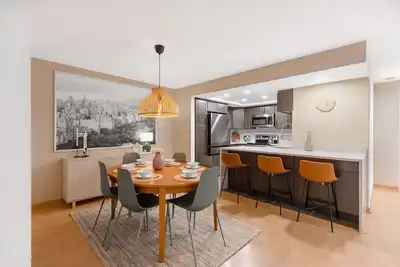 Image de Cozy Downtown 2bd Bellevue Condo, Free Parking