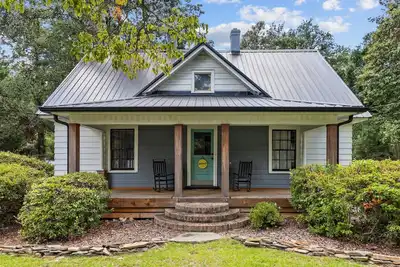 Image de Cozy downtown cottage close to the park