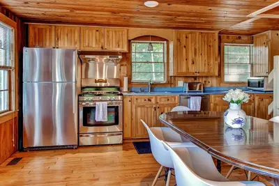 Image de Wakefield Cottage: Private Dock on Pine River Pond