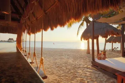 Image de 2 Bedroom Oceanfront Penthouse with Resort Amenities