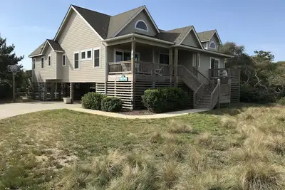Image de Beach Daze: A Quiet Oasis Steps to Beach! Pool and Hot Tub.