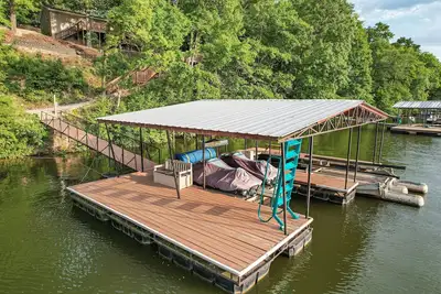 Image de Lake Cabin & Dock - A True Ozarks Experience!