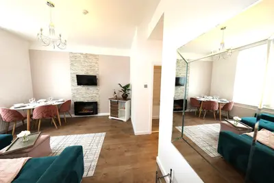 Image de Gorgeous interior designed 1 bedroom home