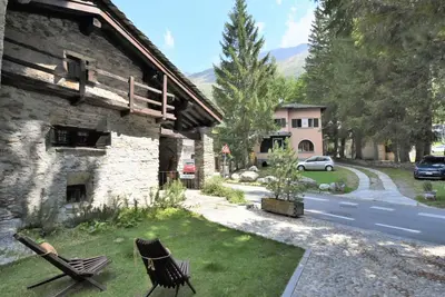 Image de Belle maison de vacances privée avec Wifi, bain à remous, Tv, terrasse, animaux admis et parking