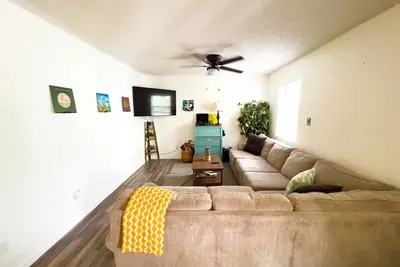 Image de Blast From The Past- Retro BnB🕺🏽📼
