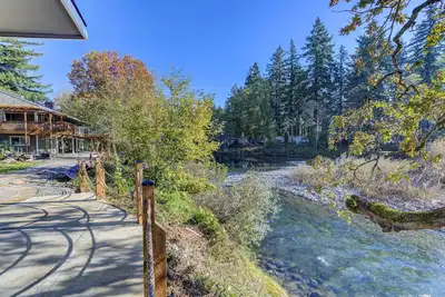 Image de Tranquil Riverfront Retreat Villa