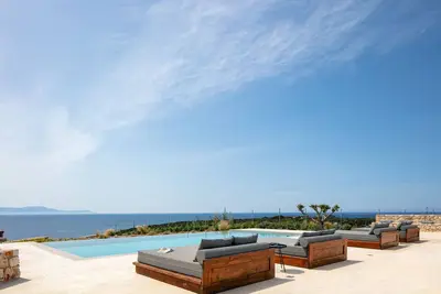 Image de Stylish 4 bedroom Villa with sea views, 1, 5 Km to the beach and close to Chania