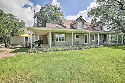 Image de Family-Friendly Retreat on Long Noble Lake!