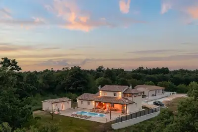 Image de Villa Savicenta with heated pool