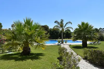Image de Apartment with pool 3 minutes drive to the beach