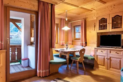 Image de Appartement \"Cesa Valeria App Monika\" avec vue sur les montagnes, jardin partagé & Wi-Fi