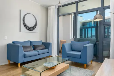 Image de Modern 2 Bedroom Axis Apartment | Balcony