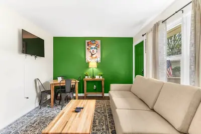 Image de Uptown Apartment, Near Parks! The Bricks Unit 4