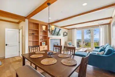 Image de Trapp Hill View: 2 br, fireplace, a/c, deck & views, resort amenities!