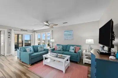 Image de 7661- Good Times n' Tan Lines | Oceanfront, | Island Condominium | Avon | Sleeps 4