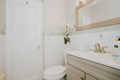 Image de Beautiful apartment seconds away from Lga airport