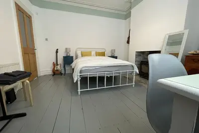 Stylish comfy room in Liverpool