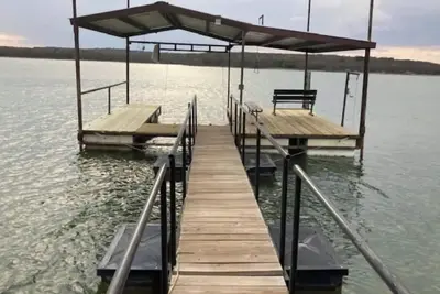 Image de Lake Cabin with private dock and boat parking!
