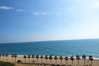 Image de Pineda Beach Premium - beachfront apartment.