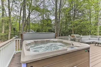 Image de Updated Stroudsburg Home w/ Spacious Deck!