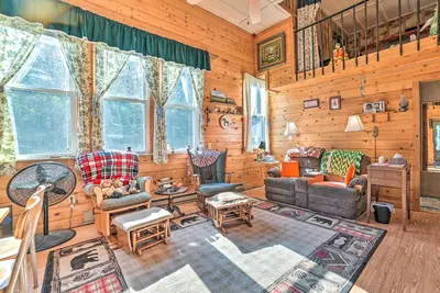 Image de Petoskey Schoolhouse in Countryside Setting!
