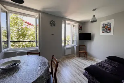 Image de T2 Charmant à 170m de la Plage - Centre-Ville Saint-Jean-de-Luz