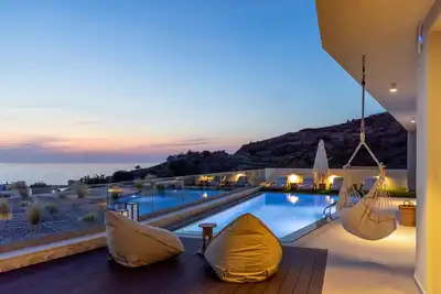 Image de Sueno Villas, Del Viento Villa, a dream above the sea!