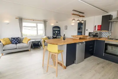 Image de Porthwen Lodge, pet friendly, with a garden in Cemaes Bay