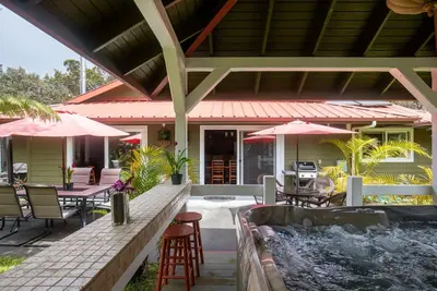 Image de Lovely, Spacious Villa with HotTub, Outdoor Dining, Fire Pit