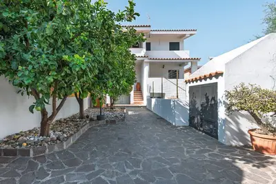 Image de Maison de vacances 'Residenza Mediterranea' avec vue sur la mer, jardin et climatisation