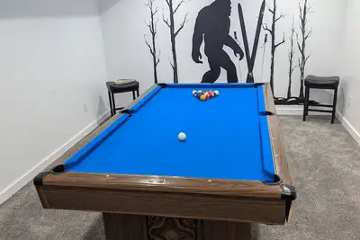 Image de Photo Op with Sasquatch 2 min walk to Silver Mtn